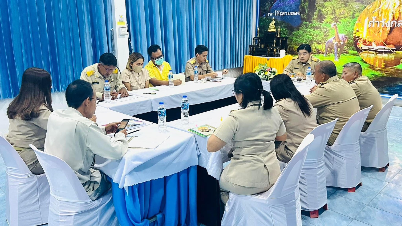 ประชุมหัวหน้าส่วนภายใน องค์การบริหารส่วนตำบลป่าแก่บ่อหิน ประจำเดือน มกราคม 2566